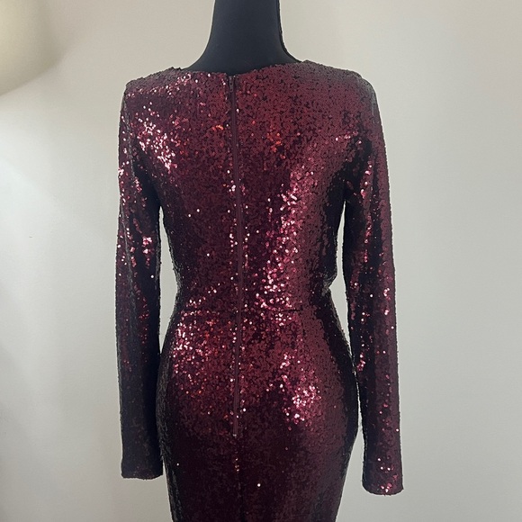 Deep Red Sequin Gown, Long-sleeved, size 6 - Picture 4 of 5